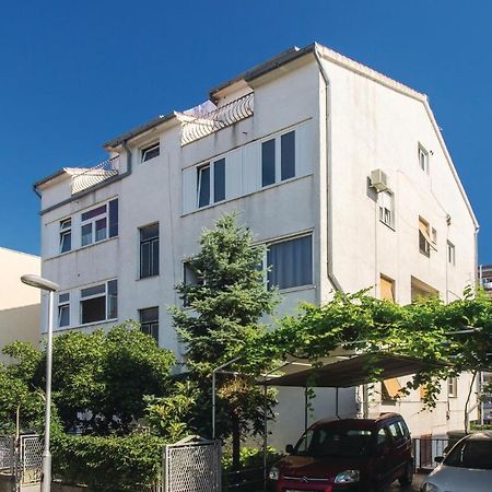 Cozy Apartment In Split With Kitchenette Exterior photo